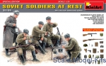 MA35109 SOVIET SOLDIERS ON REST